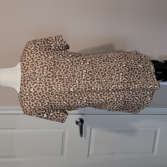 Zoe +Liv tee - Picture 4 of 7